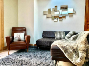 Penthouse Apartment, 3 Bedroom with Private Balcony